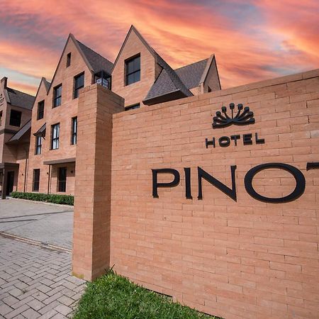 Pinot Hotel Campos do Jordão エクステリア 写真