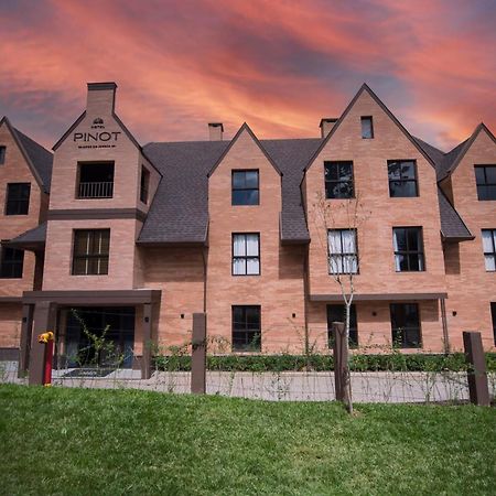Pinot Hotel Campos do Jordão エクステリア 写真