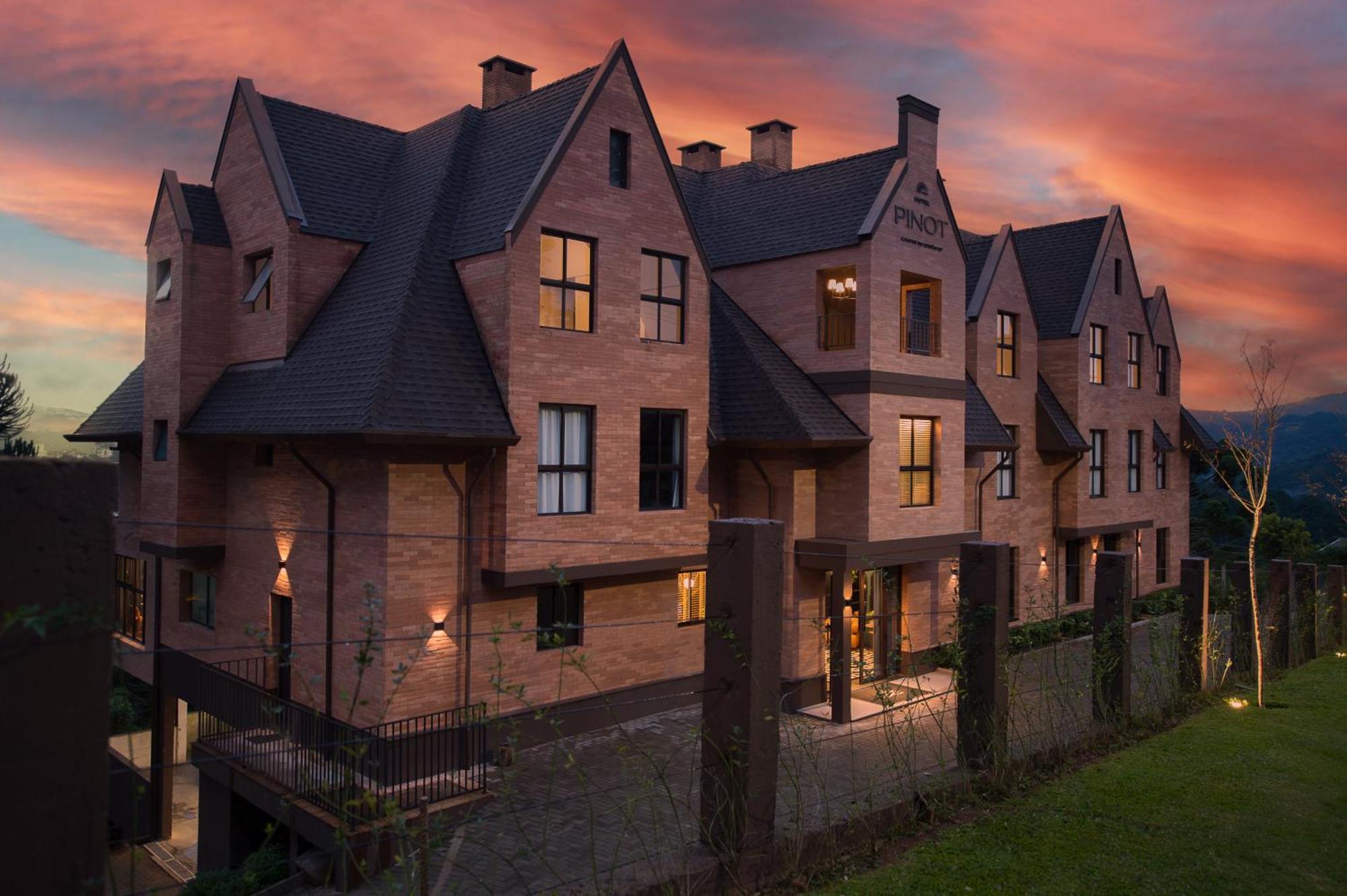 Pinot Hotel Campos do Jordão エクステリア 写真